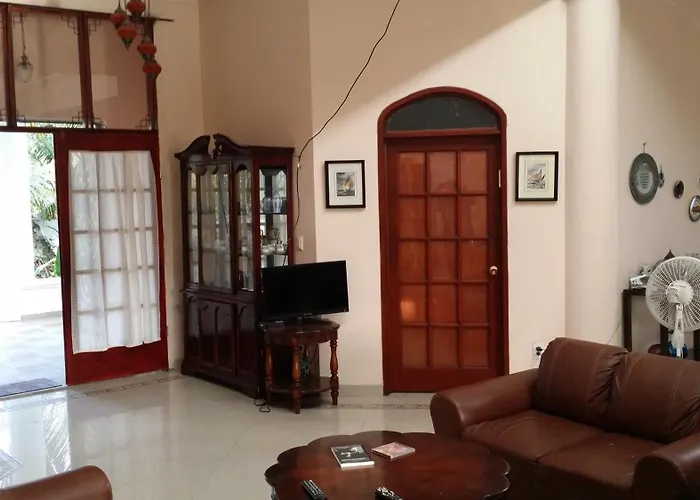 Mansion Giahn Bed & Breakfast